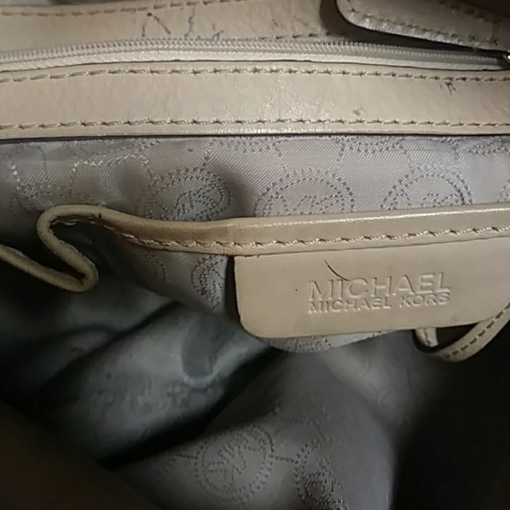 AUTHENTIC MICHAEL KORS  POCKETBOOK - Picture 3 of 5